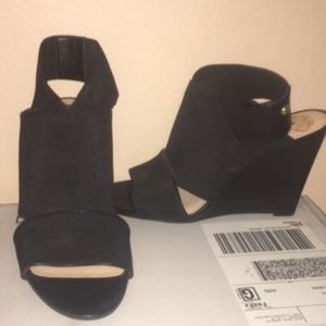 Black Wedges
